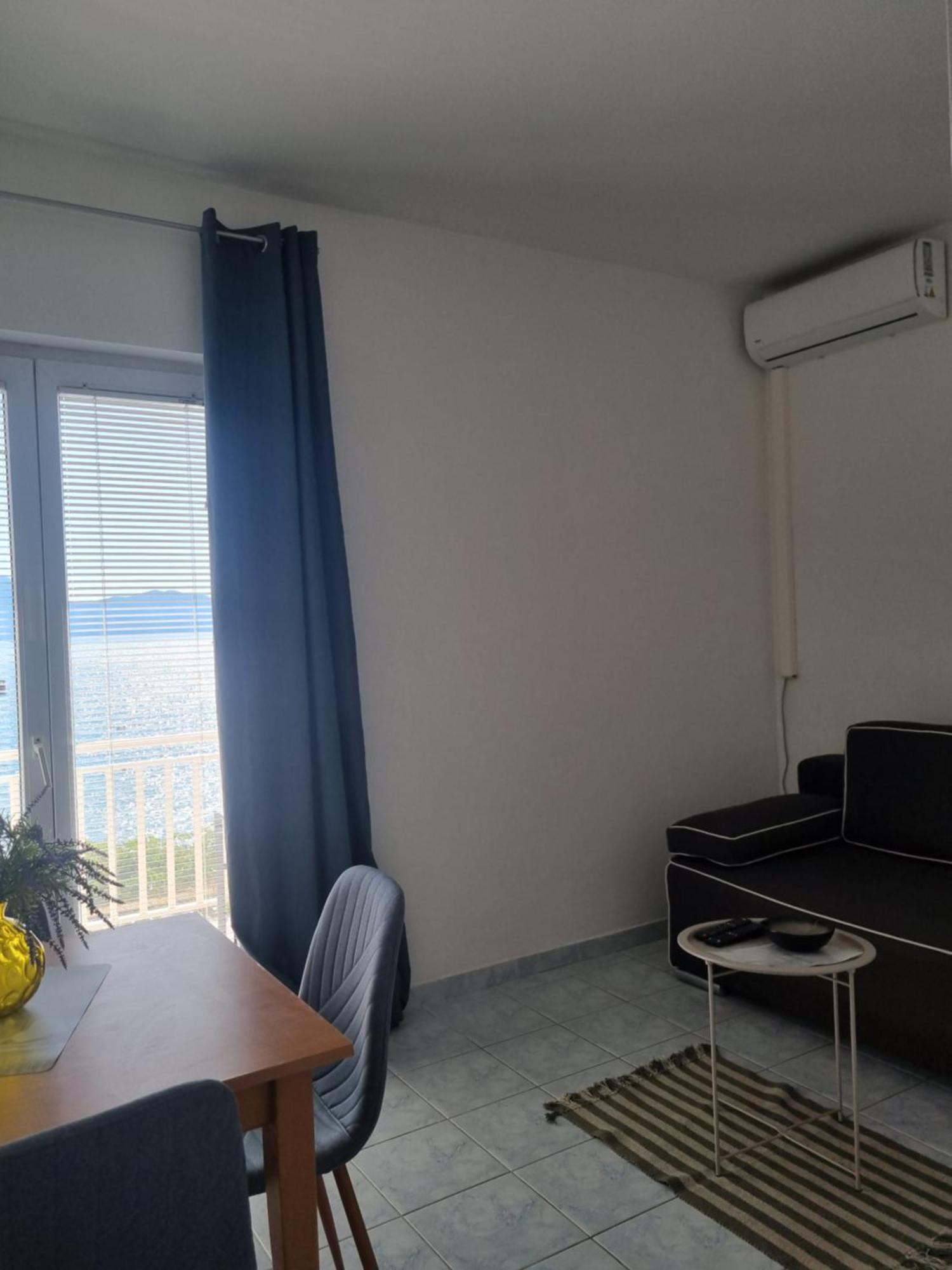 Villa Ante Apartments Blace Room photo